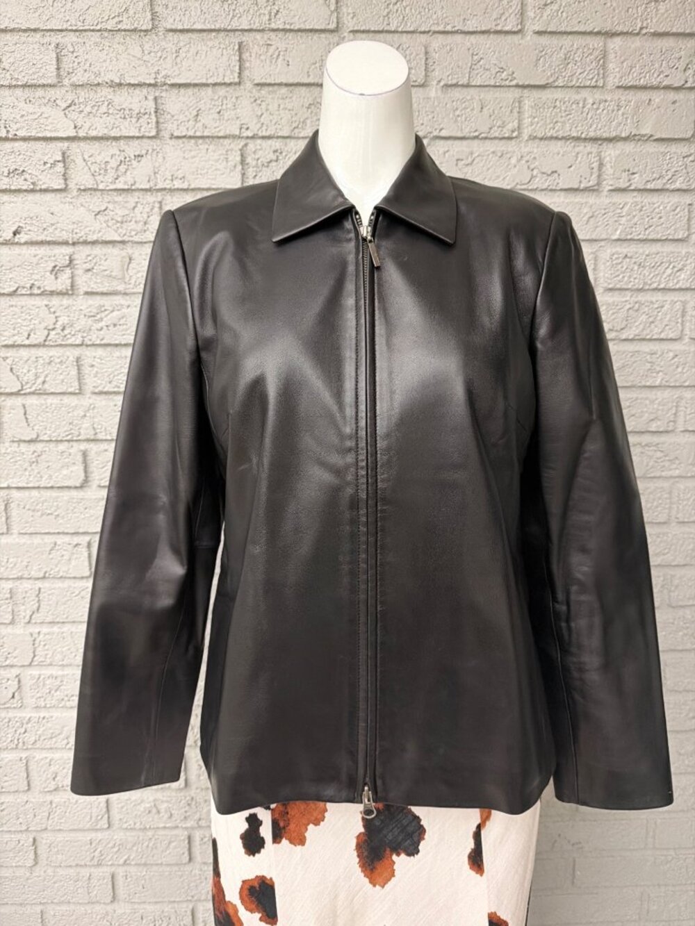 Talbots Women's Classic Full Front Zip Long Sleeve Black Leather Jacket Size 6